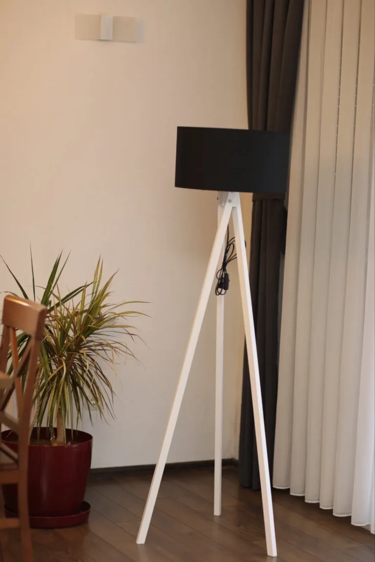 Llampe tripod 1